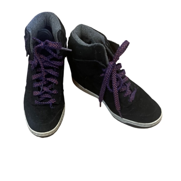 Worn once pristine Nike black suede wedge hi top sneakers 7.5 - Picture 4 of 8